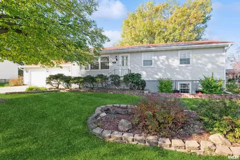 209 3rd Ave, Stanwood, IA 52337
