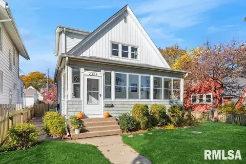 2404 Carey Ave, Davenport, IA 52803
