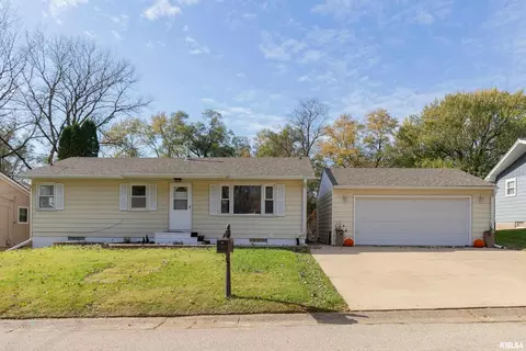 206 Cliff Ct, Silvis, IL 61282