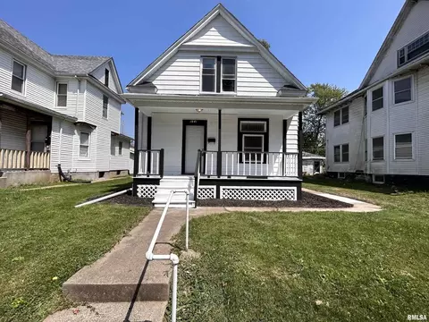 1041 14 12 St, Rock Island, IL 61201