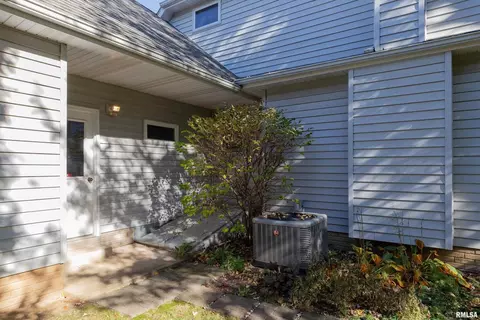 7710 35th Ave, Moline, IL 61265 photo 41