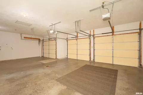 7710 35th Ave, Moline, IL 61265 photo 40