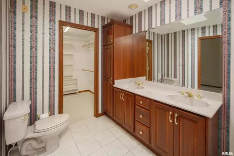 7710 35th Ave, Moline, IL 61265 photo 21
