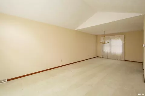 7710 35th Ave, Moline, IL 61265 photo 8