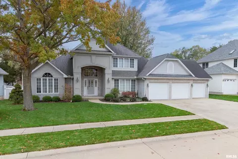 7710 35th Ave, Moline, IL 61265