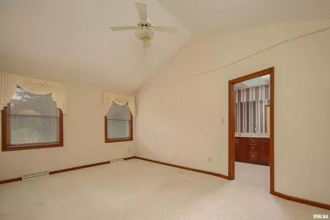 7710 35th Ave, Moline, IL 61265 photo 18