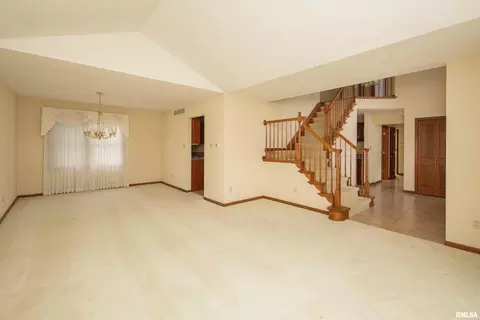 7710 35th Ave, Moline, IL 61265 photo 6