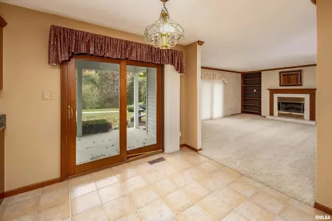 7710 35th Ave, Moline, IL 61265 photo 15