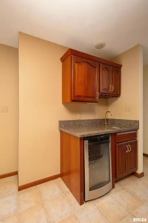 7710 35th Ave, Moline, IL 61265 photo 14