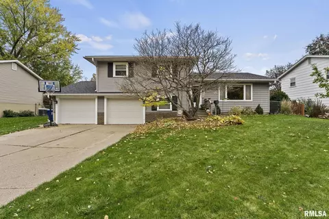 1730 20th St, Bettendorf, IA 52722
