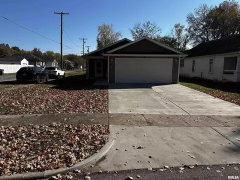 501 S Calumet St, Marion, IL 62959