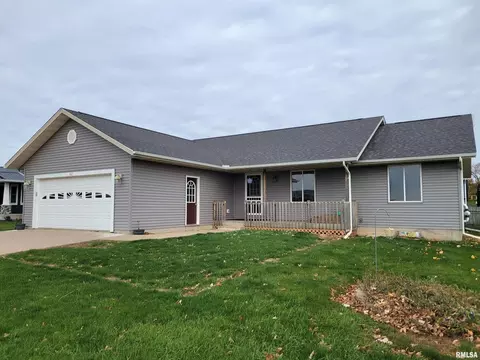 82 Prairie Dr, Miles, IA 52064