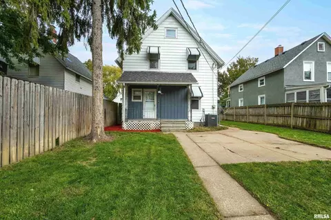 1813 12th St, Moline, IL 61265 photo 3