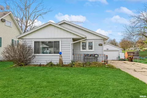506 S Vermont St, Maquoketa, IA 52060