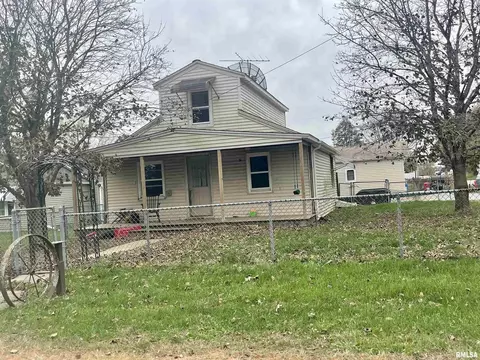 901 2nd St, Colona, IL 61241