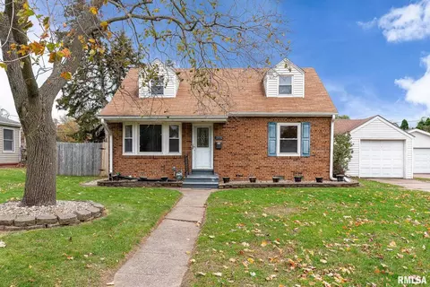 2931 30th St, Rock Island, IL 61201