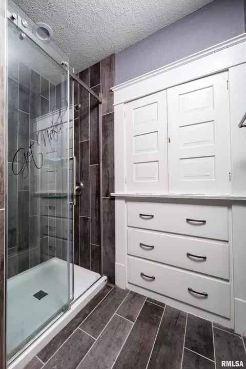 403 39th St, Moline, IL 61265 photo 15