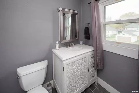 403 39th St, Moline, IL 61265 photo 14