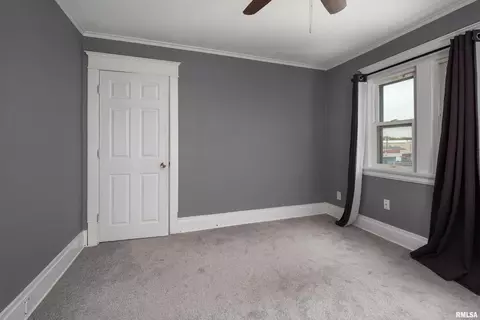 403 39th St, Moline, IL 61265 photo 21
