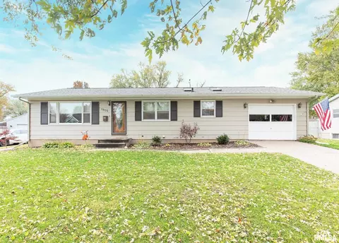 1905 W 46th St, Davenport, IA 52806