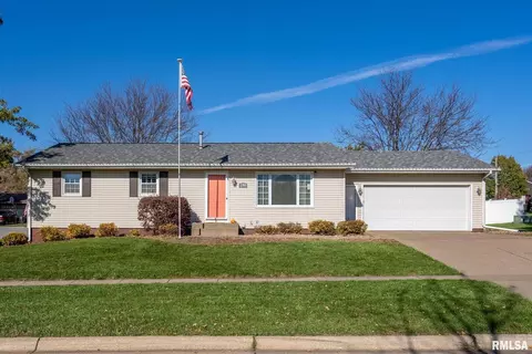 2360 Crow Creek Rd, Bettendorf, IA 52722