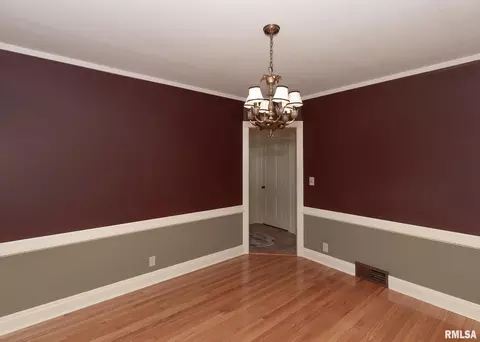 2629 8th St, Moline, IL 61265 photo 3