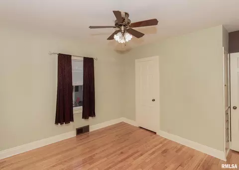 2629 8th St, Moline, IL 61265 photo 14