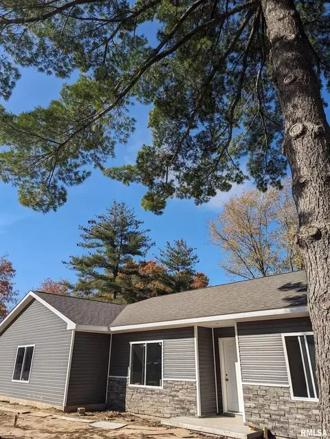 48 Blackberry Ln, Herrin, IL 62948