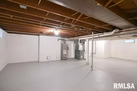 335 8th St, Silvis, IL 61282 photo 14