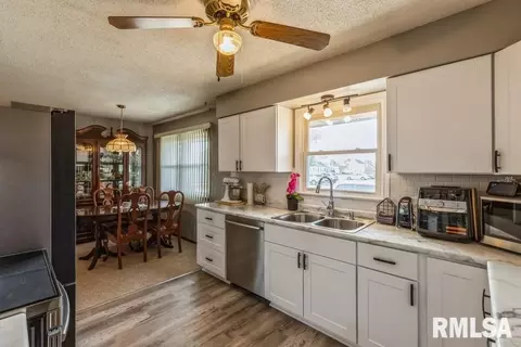 1315 10th St, Fulton, IL 61252 photo 7