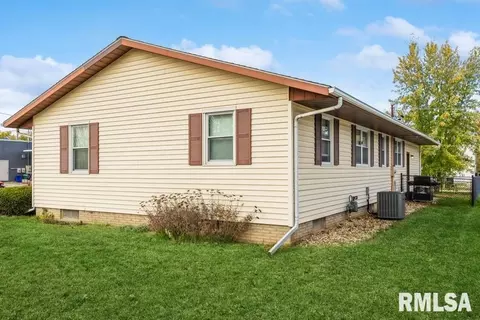 1315 10th St, Fulton, IL 61252 photo 2