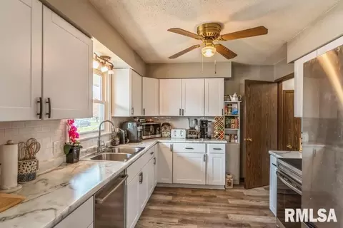 1315 10th St, Fulton, IL 61252 photo 6