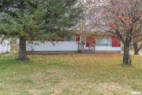 12891 86th Ave, Blue Grass, IA 52726