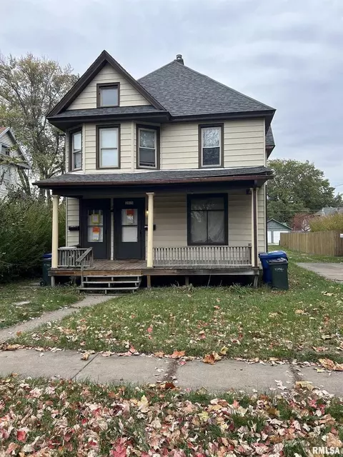 2415 Farnam St, Davenport, IA 52803