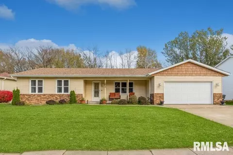 2922 56th Street Ct, Moline, IL 61265
