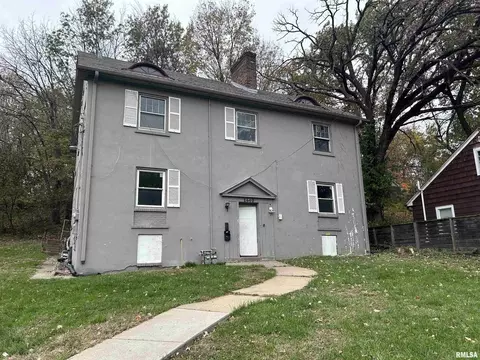 1440 Jersey Ridge Rd, Davenport, IA 52803