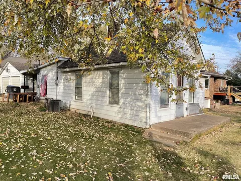 3103 11th Ave, Moline, IL 61265