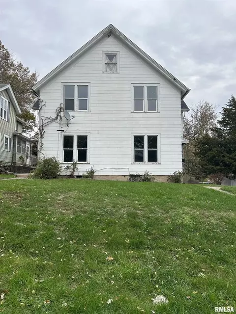 1315 Belle Ave, Davenport, IA 52803