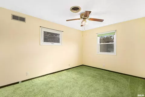 2804 36th St, Moline, IL 61265 photo 16