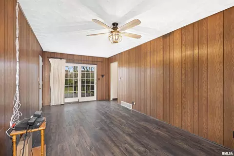 2804 36th St, Moline, IL 61265 photo 15