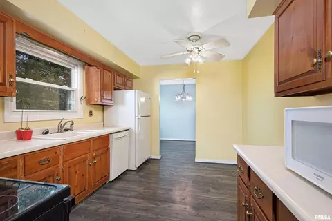 2804 36th St, Moline, IL 61265 photo 12