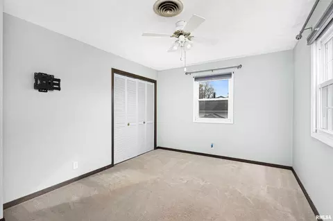2804 36th St, Moline, IL 61265 photo 20