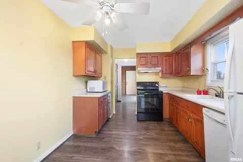 2804 36th St, Moline, IL 61265 photo 10