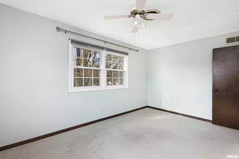 2804 36th St, Moline, IL 61265 photo 19