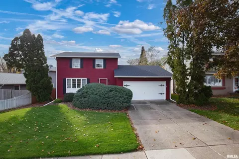 1747 Spruce Hills Dr, Bettendorf, IA 52722