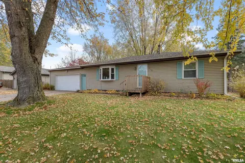 904 17th St, Rapids City, IL 61278