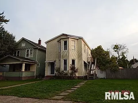 551 4th Ave S, Clinton, IA 52732