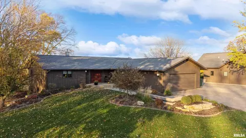 2 W Henri St, Preston, IA 52069