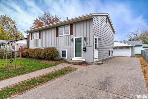 5110 48th St #A, Moline, IL 61265