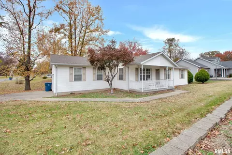 105 S Greenbriar St, Carterville, IL 62918